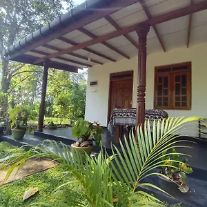 https://sigiriya-hillside-view-villa.kandyhotelsnow.com